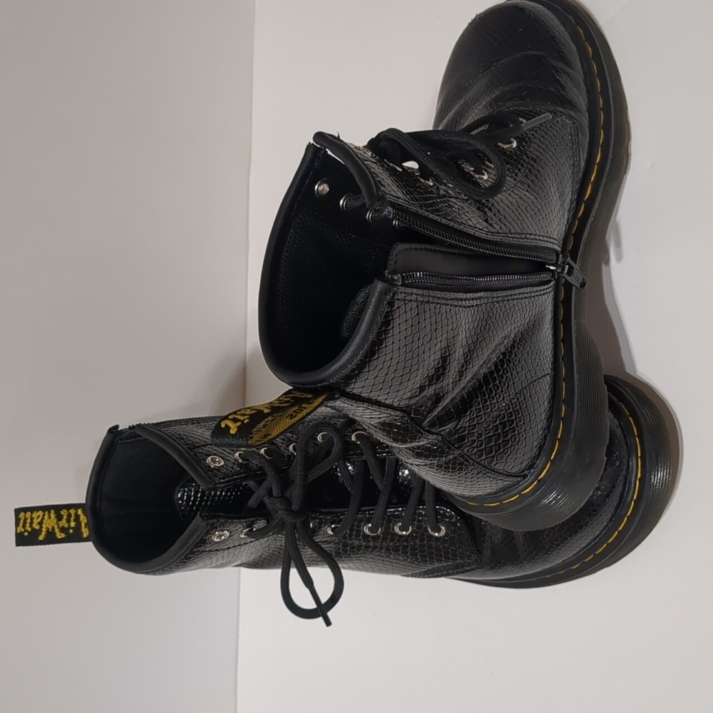 Dr. Martens 1460 REPTILE EMBOSS LACE UP BOOTS women Size 5 - Picture 4 of 12